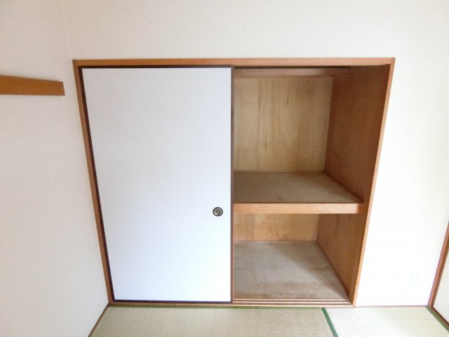 収納　同マンション別部屋写真