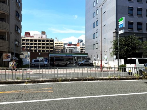 コンビニ　ファミリーマート 西中島南方店（コンビニ）まで222m