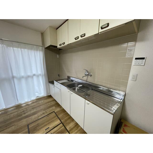 キッチン　床下収納あり