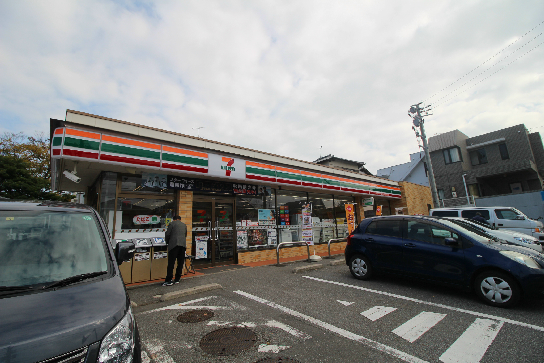 コンビニ　セブンイレブン 下関川中豊町店（コンビニ）まで566m