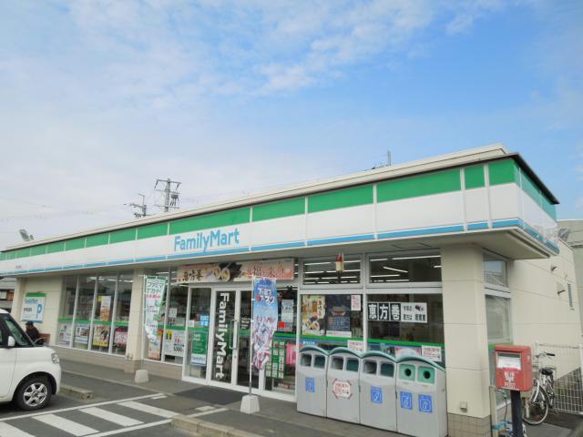 コンビニ　ファミリーマート甲西三雲店（コンビニ）まで1056m