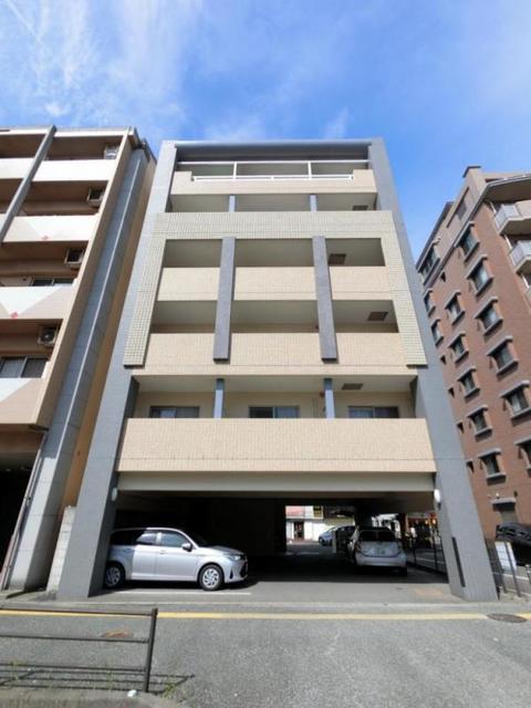 駐車場　建物外観