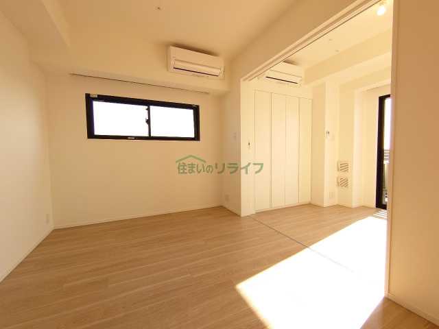 プラウドフラット渋谷笹塚の居間写真