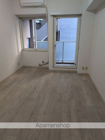 ルネ御苑プラザの居間写真