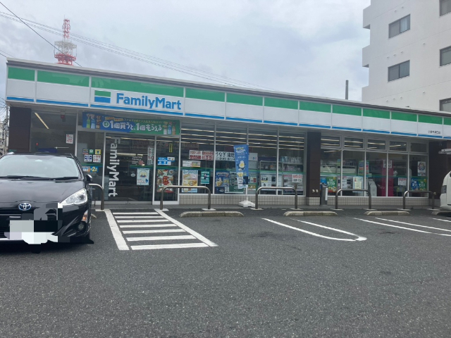 コンビニ　ファミリーマート小倉中津口店（コンビニ）まで156m