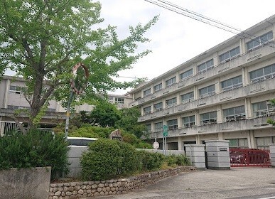小学校　半田市立乙川小学校（小学校）まで1079m
