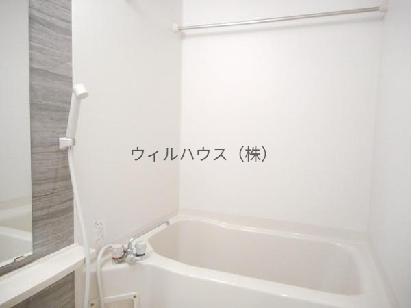 バス・シャワールーム　浴室乾燥機付き！