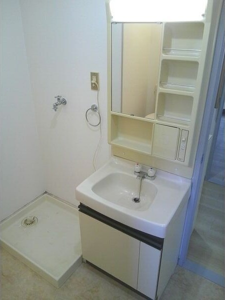 洗面設備　同タイプ別部屋の写真です