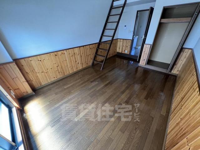 アドミール宝塚の居間写真