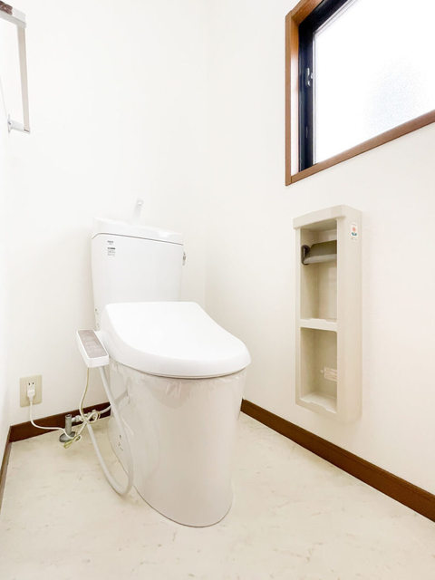 結善町戸建のトイレ写真