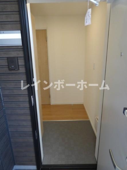 玄関　収納もある玄関です