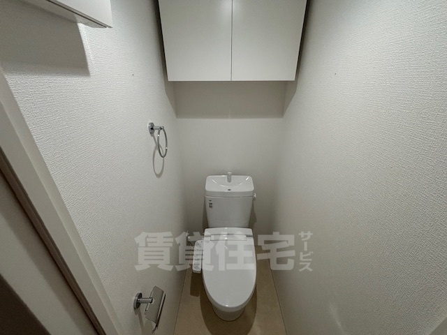 地下鉄御堂筋線 江坂駅 徒歩7分 15階建 築3年のトイレ写真