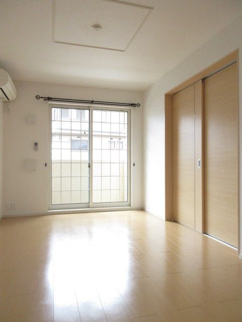 小田急線 鶴川駅 徒歩19分 2階建 築15年の居間写真