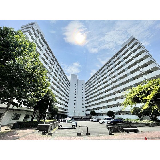 仙台宮城野団地3号棟の外観写真