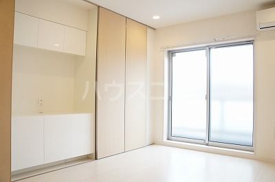 リブリ・シャルマンの居間写真