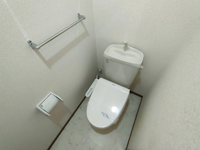 近鉄南大阪線 藤井寺駅 徒歩7分 2階建 築24年のトイレ写真