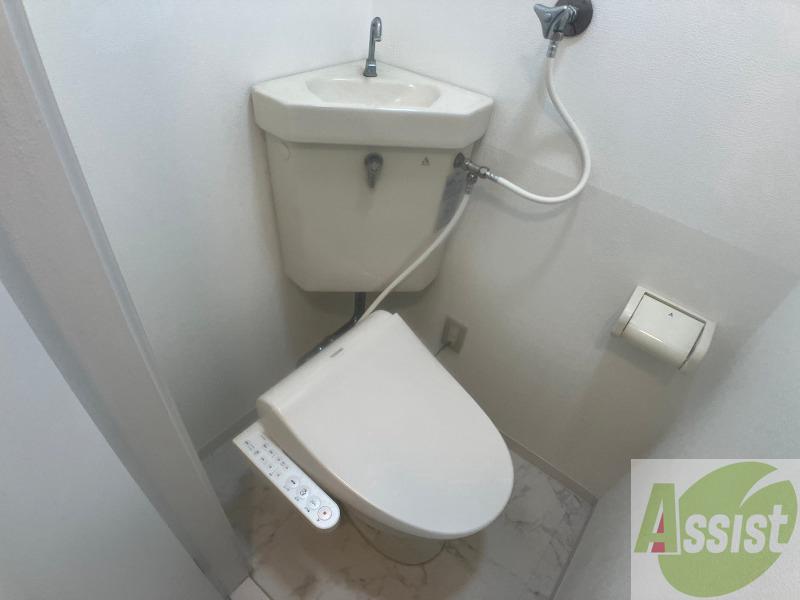 地下鉄南北線 北３４条駅 徒歩8分 3階建 築28年のトイレ写真