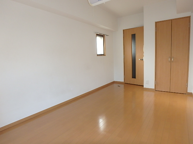 居室・リビング　広めのお部屋でお好みのレイアウト。