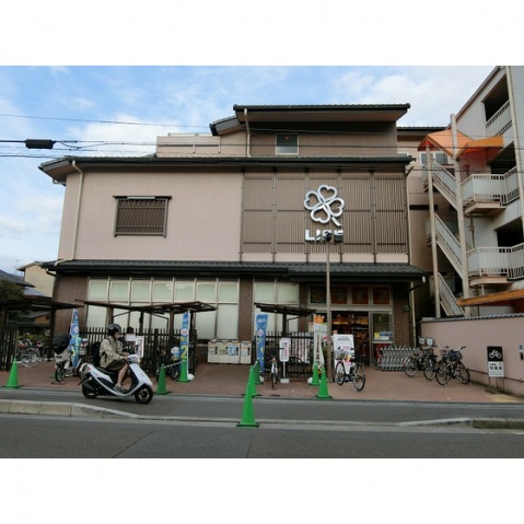 スーパー　【徒歩１分】ライフ智恵光院店（スーパー）まで60m