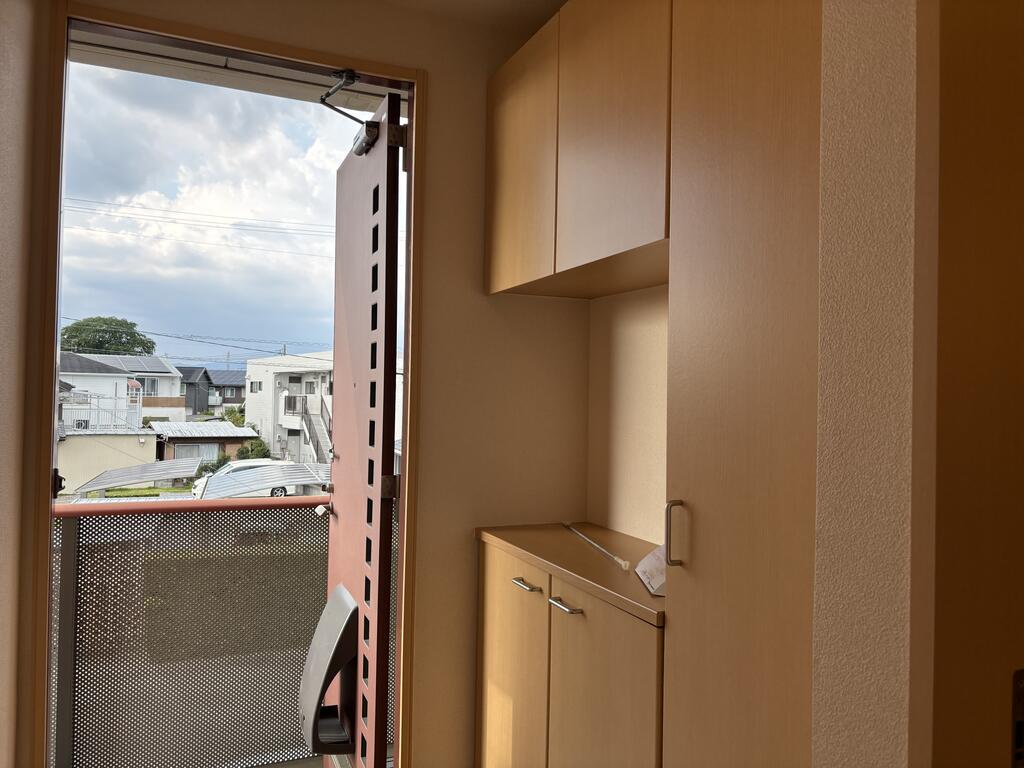 玄関　玄関　靴箱