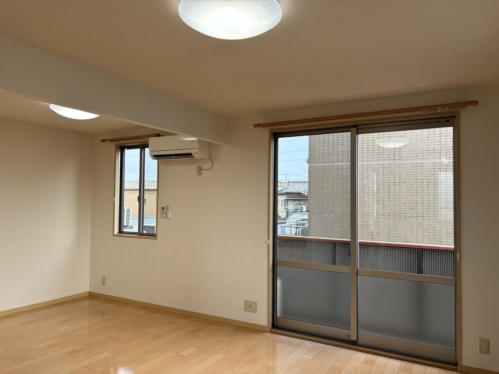 居室・リビング　洋室１４．４