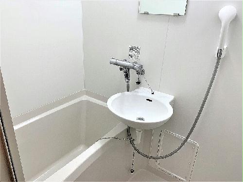 洗面設備　お風呂。サーモスタット付き水栓。