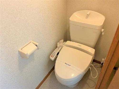 トイレ　温水洗浄便座