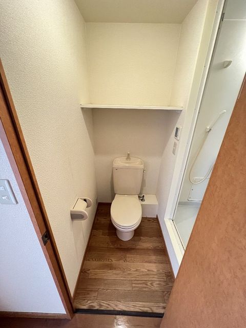 【茨木市竹橋町のアパートのトイレ】