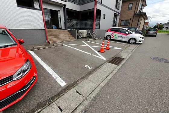 【ジュピター山代の駐車場】