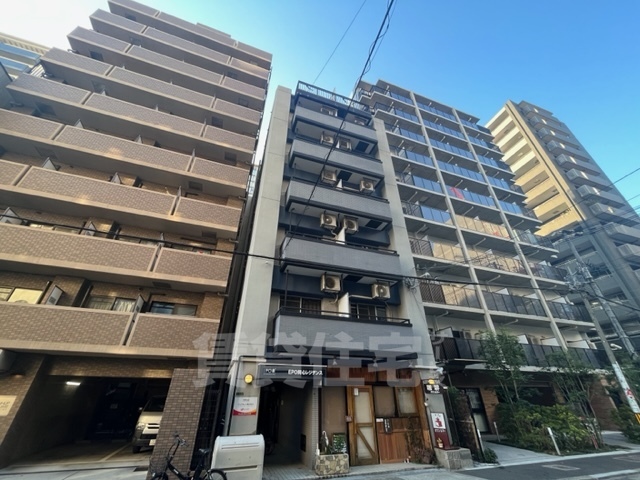大阪市北区同心のマンションの建物外観