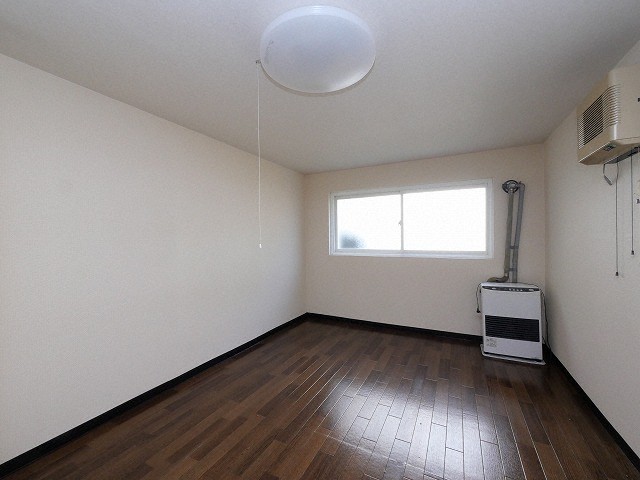 その他部屋・スペース　洋室も広々として使い勝手良好♪