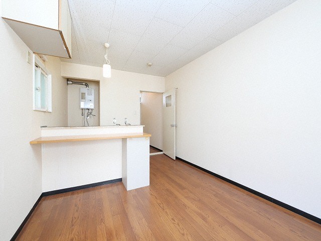 居室・リビング　白を基調とした内装で明るいお部屋です♪