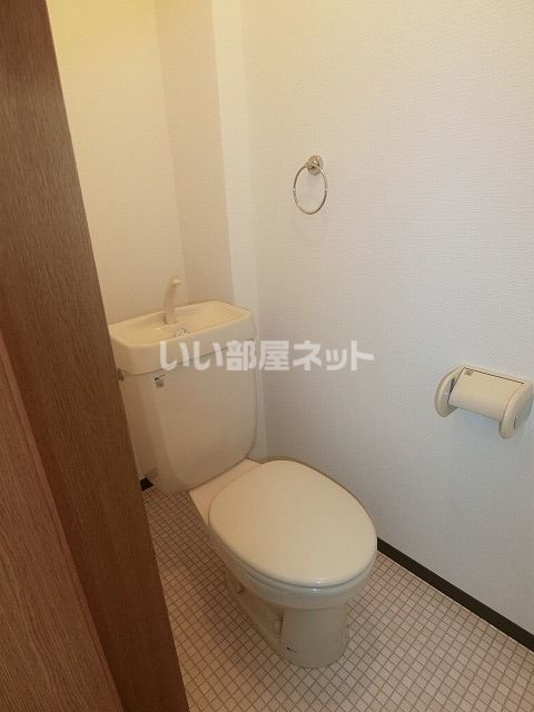 【メゾンサイプレスのトイレ】
