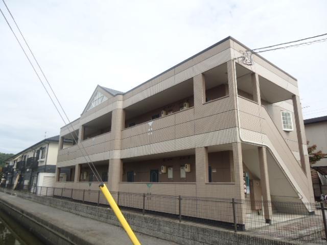 建物外観　外観写真（昼）です。