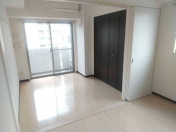 居室・リビング　同建物別室画像です。