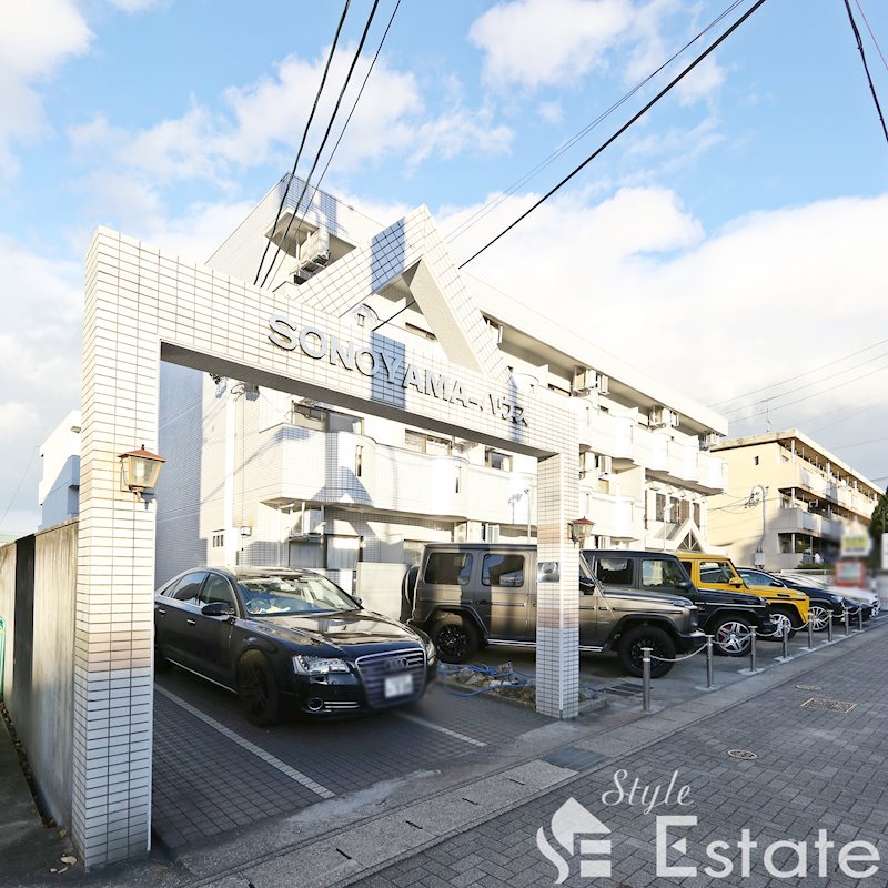 名古屋市千種区園山町のマンションの建物外観