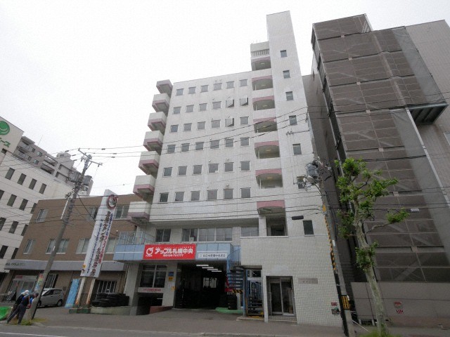 北海道札幌市中央区北四条西１７（マンション）の賃貸物件の外観