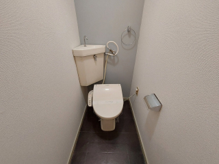【松山市東長戸のマンションのトイレ】