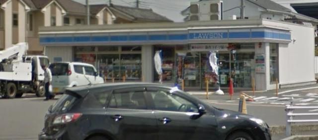 コンビニ　ローソン越谷宮本店（コンビニ）まで460m