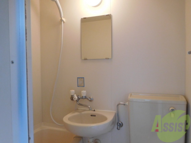 洗面設備　鏡付きになります