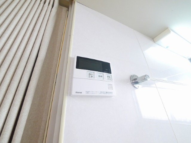 その他設備　リモコン給湯器です
