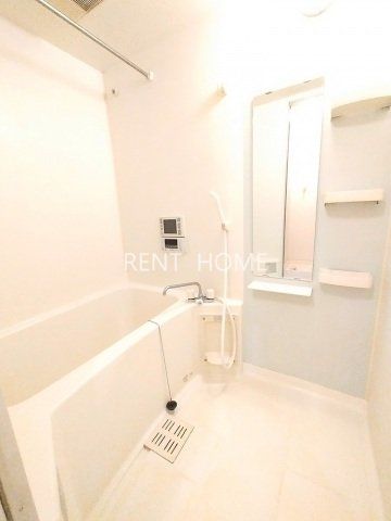 バス・シャワールーム　広めの浴室です。