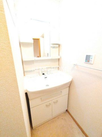 洗面設備　独立洗面台です。