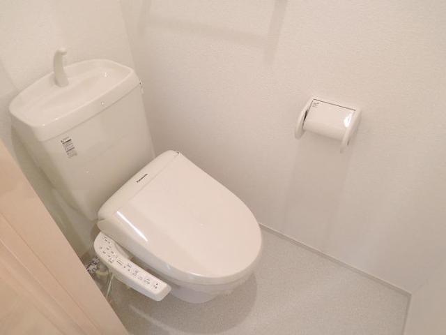 トイレ　暖房便座・ウォシュレット付き