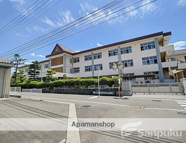 中学校　川内中学校（中学校）まで717m