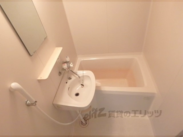 バス・シャワールーム　バス