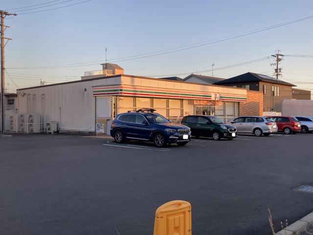 コンビニ　セブン－イレブン岐阜薮田東１丁目店（コンビニ）まで529m