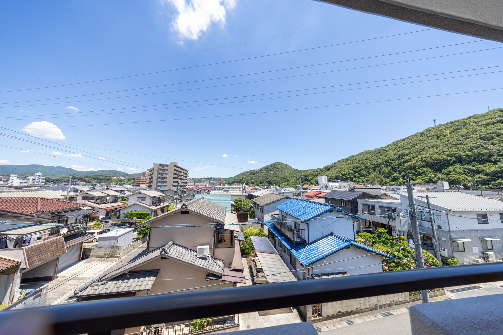 バルコニー　陽当たりの良いバルコニー