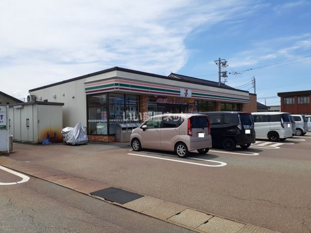 コンビニ　セブンイレブン　滑川上島店（コンビニ）まで173m