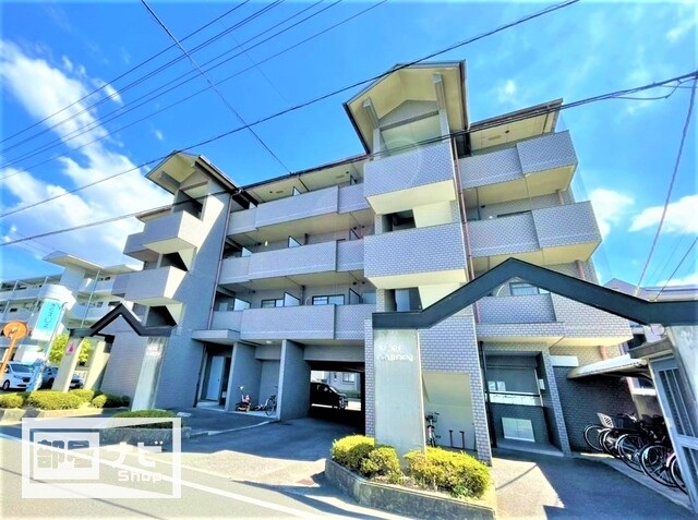【モアガーデンIIの建物外観】